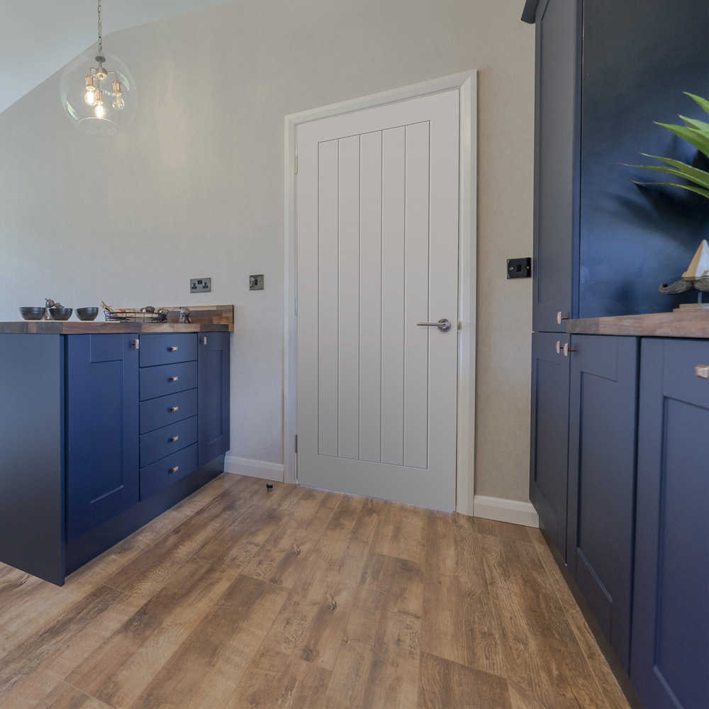 JB Kind Thames Cottage White Primed Internal Door 2040 x 926mm Image 2