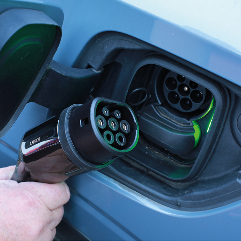 Laser 3kW 32A IP68 T2 Female to UK Plug Single Phase EV Charging Cable 5m Image 2