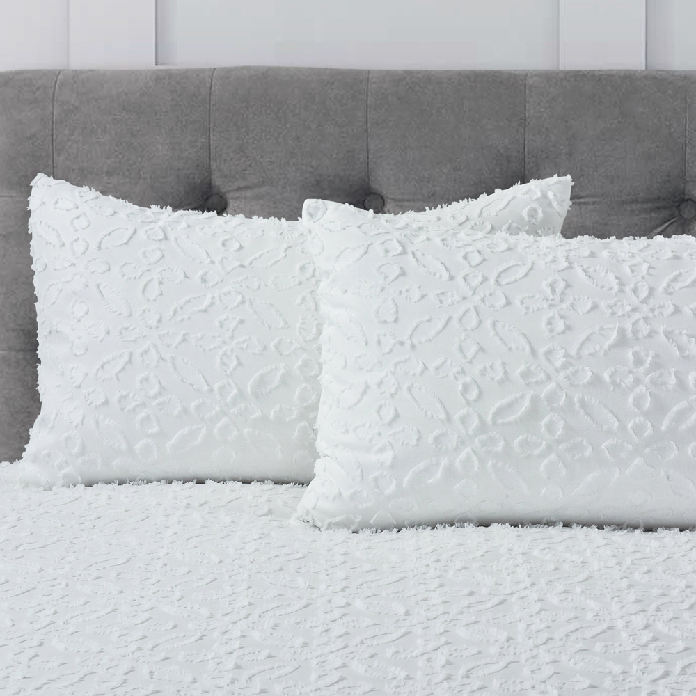 Intimates Astra Single White Tufted Duvet Set Image 2