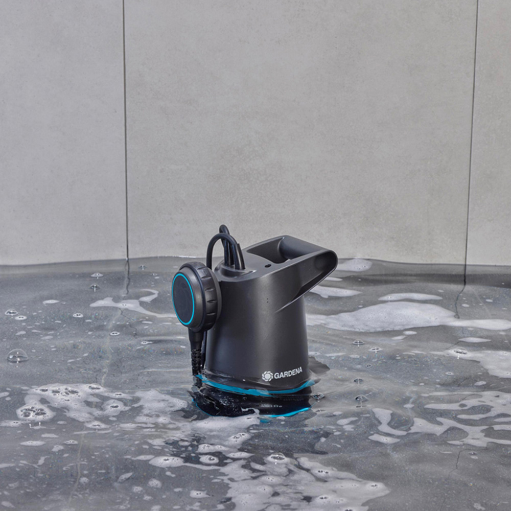 Gardena 2 in 1 Clear and Dirty Water Submersible Pump with Float Switch 550W Image 2