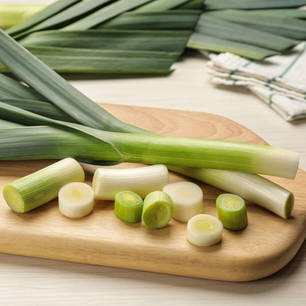 Thompson and Morgan Leek Allium Porruum Santora F1 Seed Packet Image 2