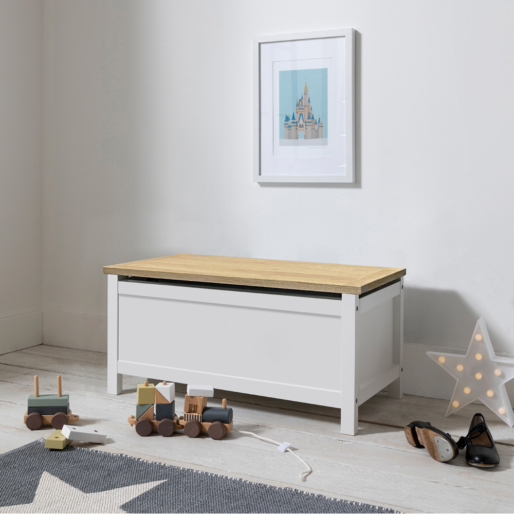 Noa and Nani Erla White and Oak Veneer Blanket Storage Chest Image 6