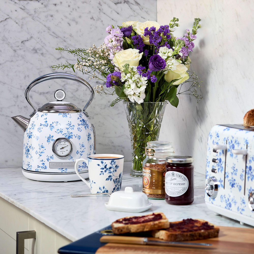 Laura Ashley VQSBPKK336LACR China Rose 1.7L Dome Kettle Image 6