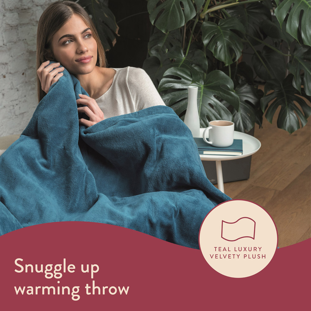 Dreamland Snuggle Up Teal Velvet Heated Throw 120 x 160cm Image 4