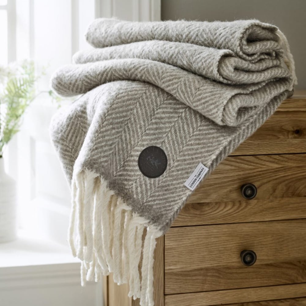 Deyongs Moorland Natural Wool Throw 130 x 170cm Image 2