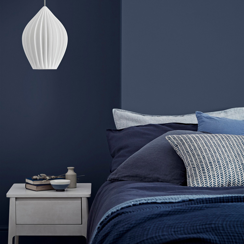 Crown Easyclean Midnight Navy Matt Emulsion Multisurface Paint 2.5L Image 4