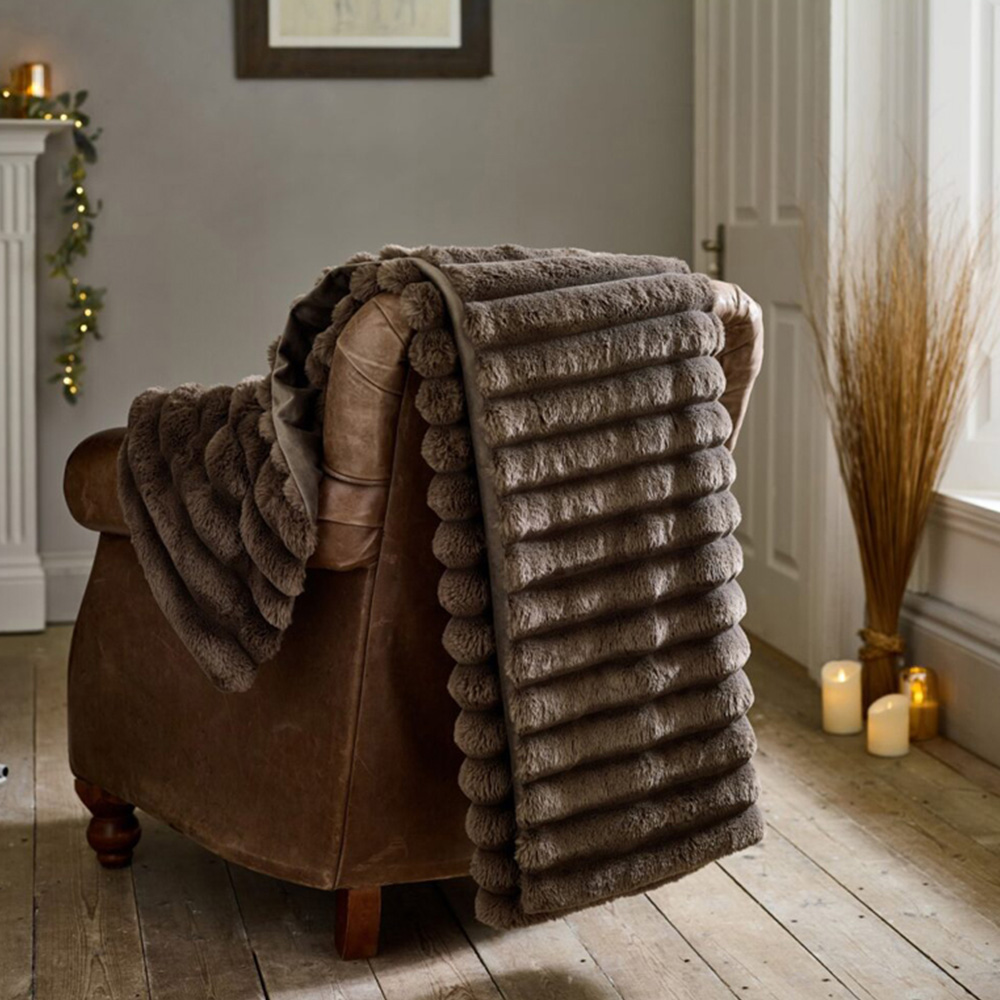 Deyongs Kenwood Putty Faux Fur Throw 130 x 170cm Image 2