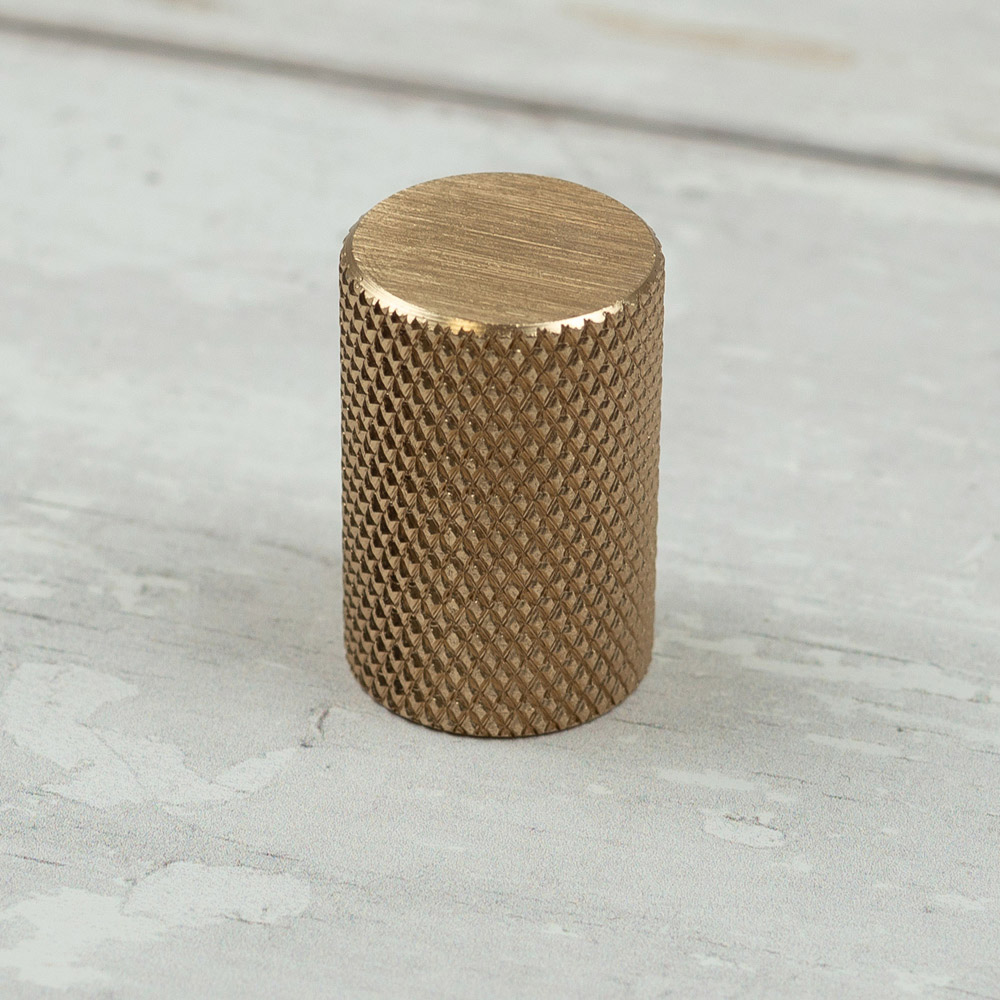 Handle & Home Knurled Brass Knob 17mm Image 3