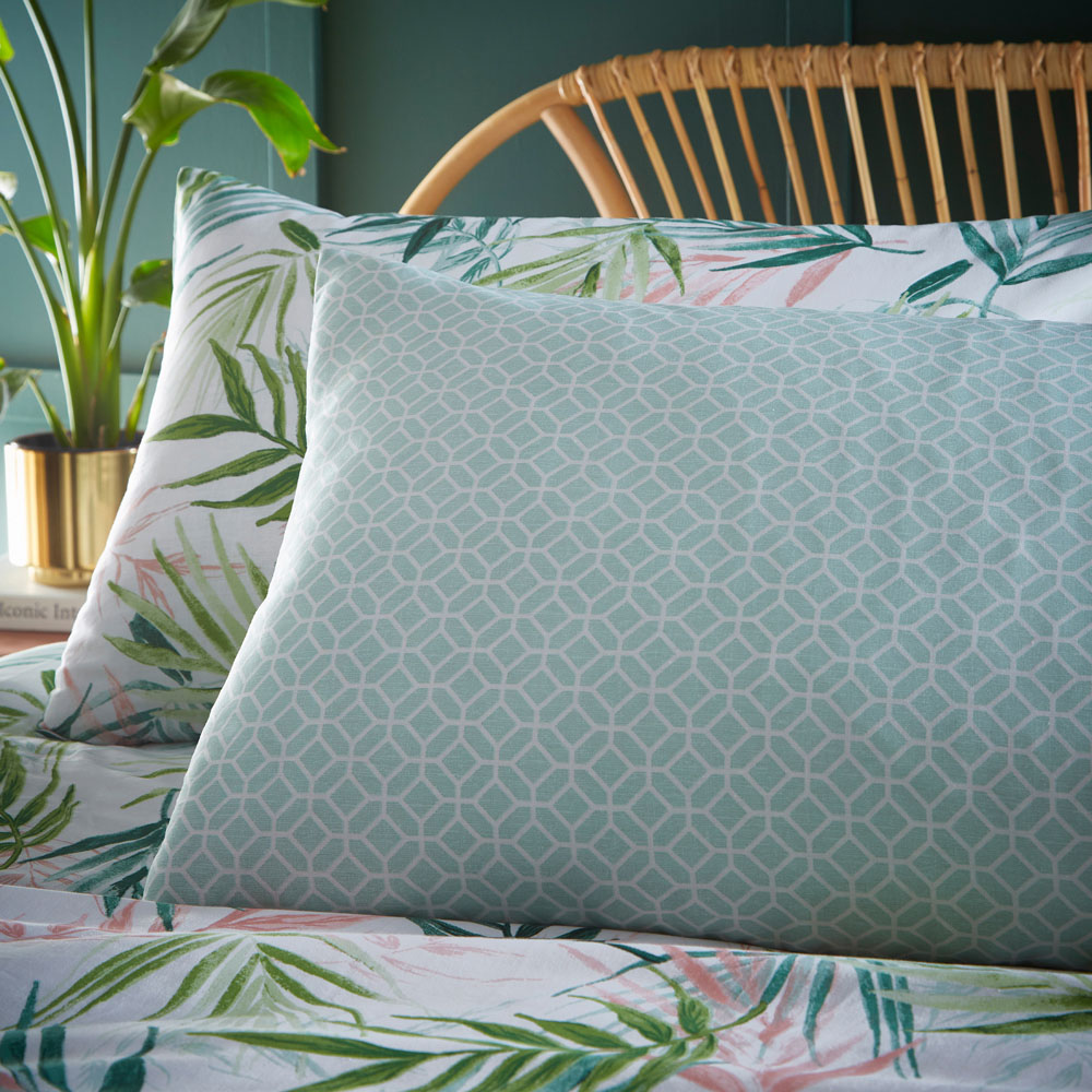 furn. Bali Palm Jungle Super King Green Duvet Set Image 2