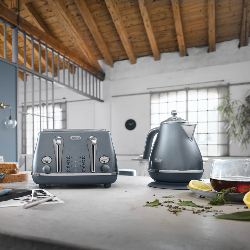 De'Longhi DL4306 Ice Blue Icona Metallics 4 Slice Toaster Image 7