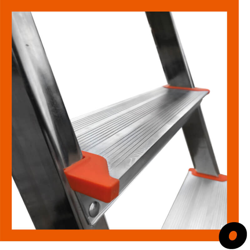 Lyte Ladders & Towers Aluminium 3 Tread Platform Step Ladder Image 3