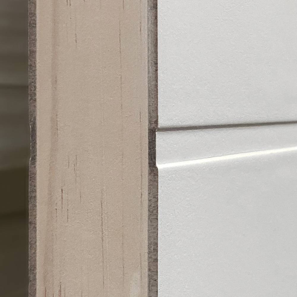JB Kind Modern Moulded 4 Line White Horizontal Primed Internal Door 1981 x 610mm Image 3
