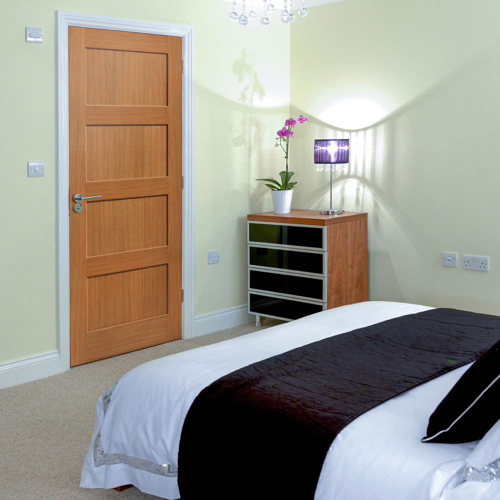 JB Kind Snowdon Oak Veneered FD30 Unfinished Internal Door 1981 x 686mm Image 2