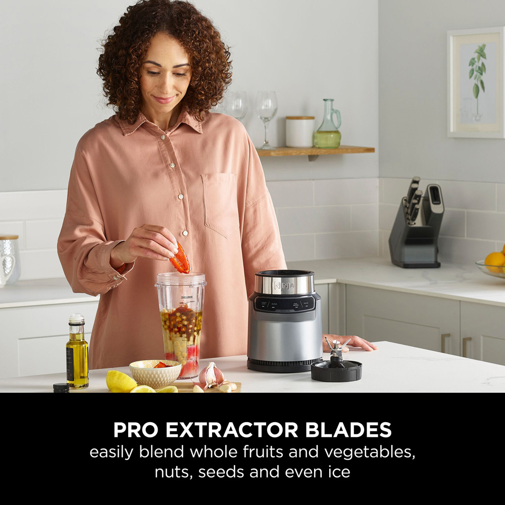 Ninja Auto-iQ Black and Silver Blender Image 9