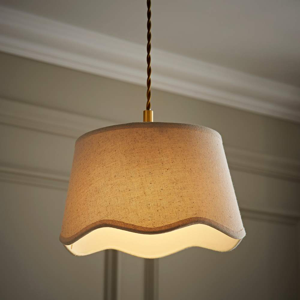 ValueLights Mabel Natural Linen Scallop Edge Small Lamp Shade Image 3