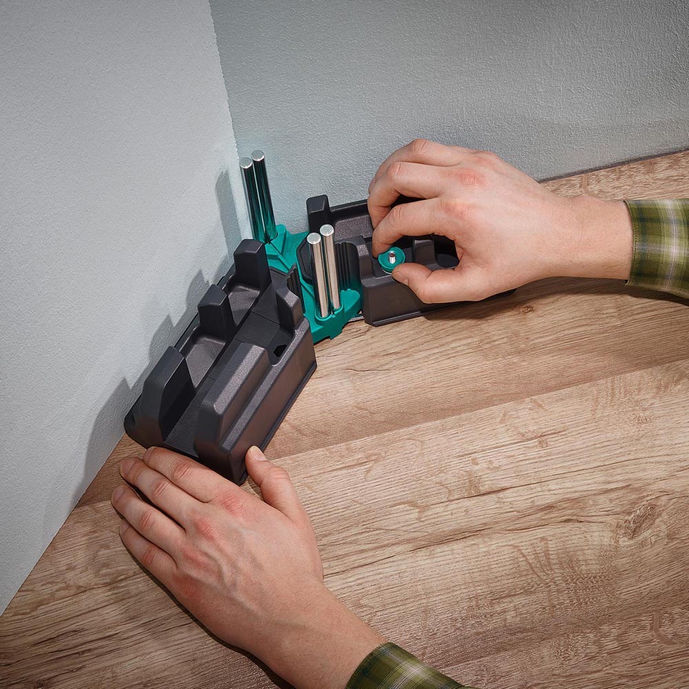 Wolfcraft R211493 2 in 1 Bevel and Mitre Box 100mm Image 2