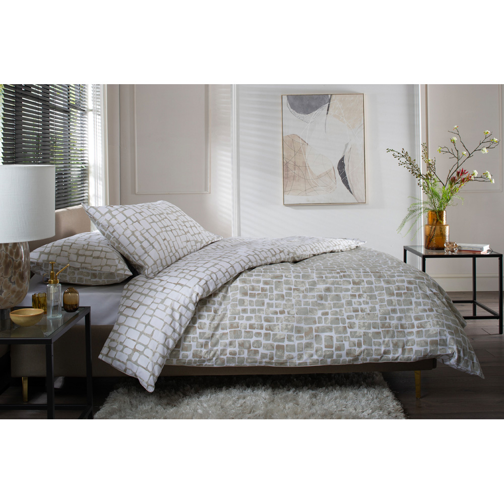 The Lyndon Company Tulle Super King Size Natural Reversible Duvet Set Image 2