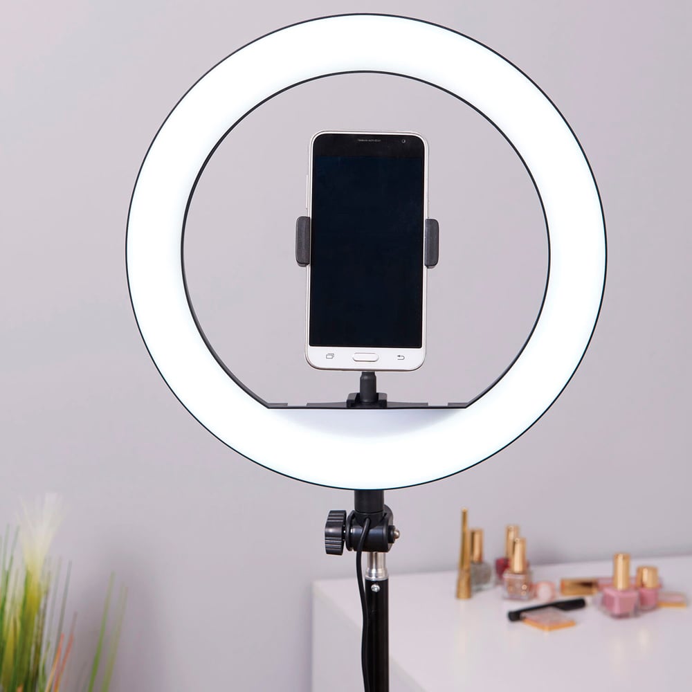 Black and White Standing Ring Light 1.2m Image 3