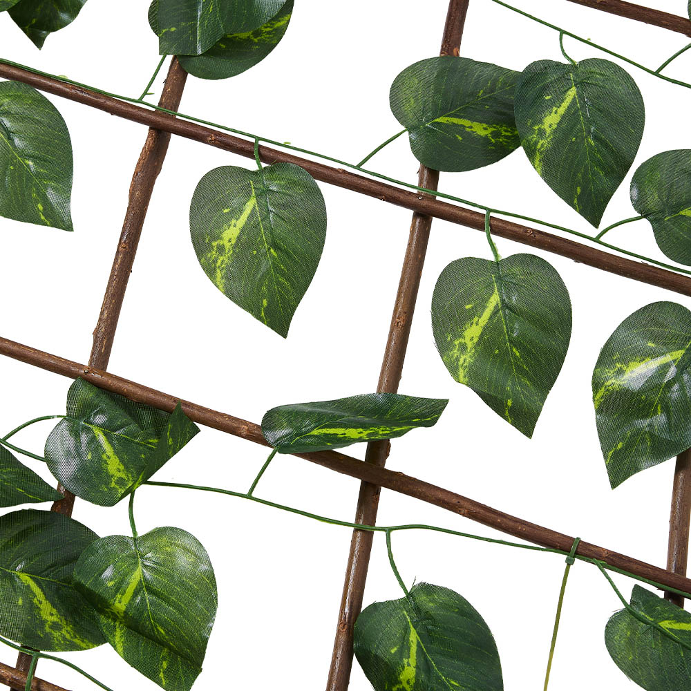 Living and Home 7.2 x 3.1ft Retractable Hedge Panel with Artificial Pothos Leaf Image 5