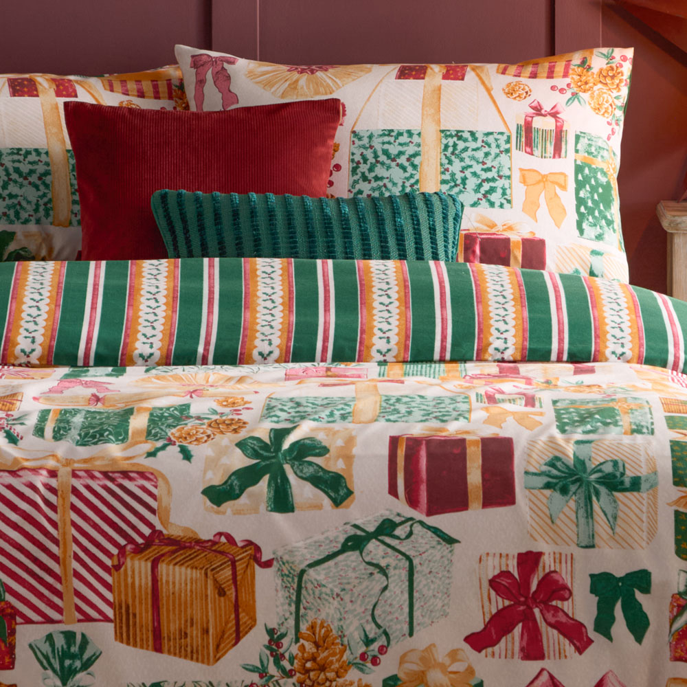 Furn Double All Wrapped Up Printed Reversible Duvet Set Image 4
