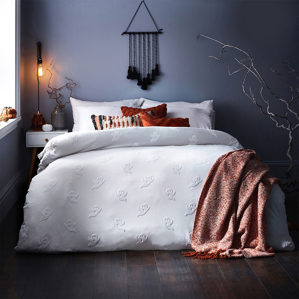 furn. Ghost Super King White Duvet Set Image 4