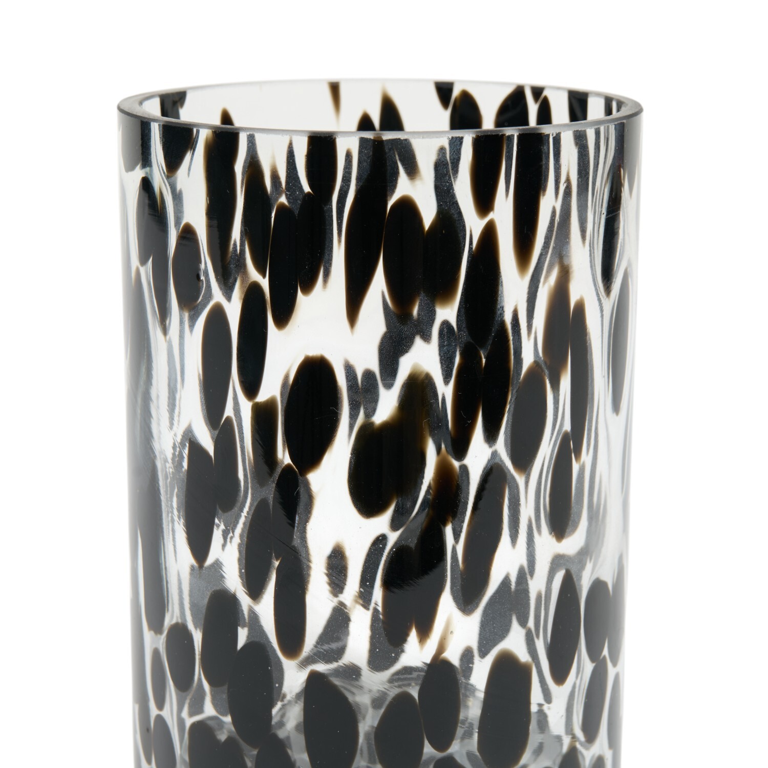 Black Confetti Hurricane Image 3