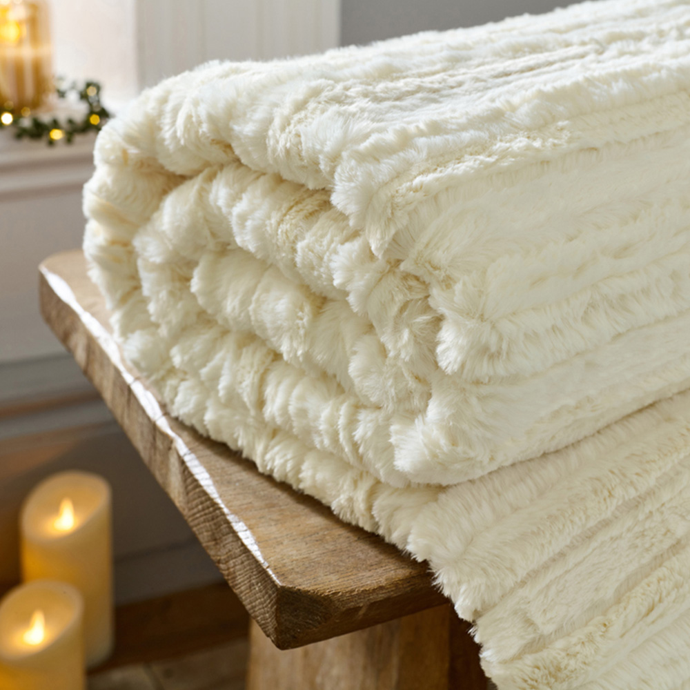 TLC Chatsworth Faux Fur Cream Throw 130 x 170cm Image 3