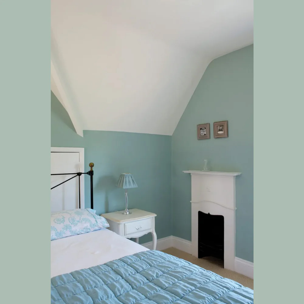 Farrow & Ball Estate Eggshell Green Blue Satin Paint 5L Image 4