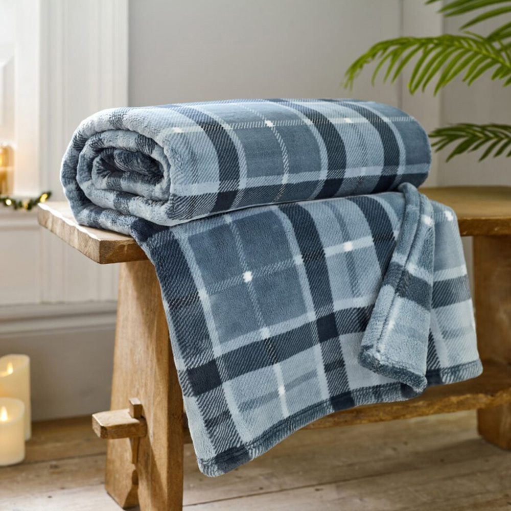 Deyongs Pheasant Navy Check Throw 140 x 180cm Image 2