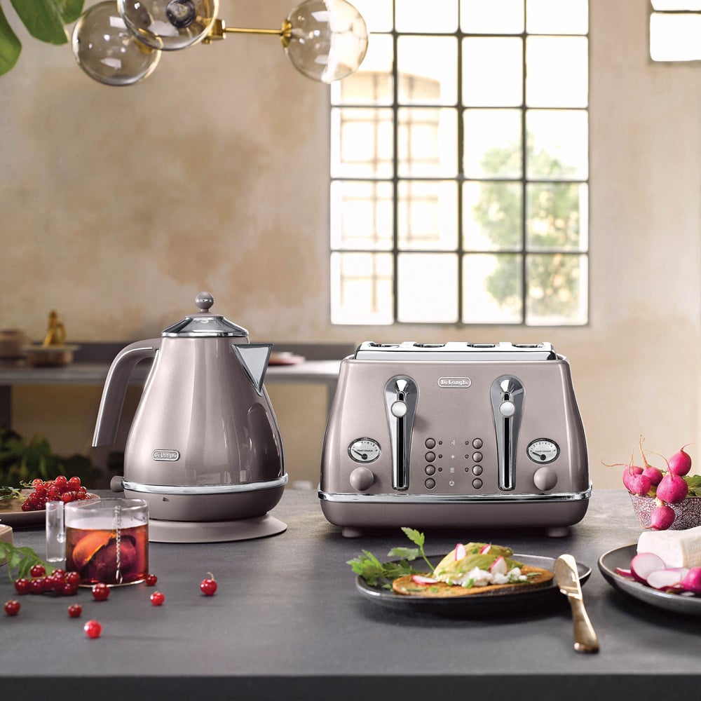 De'Longhi DL4308 Ice Pink Metallics 4 Slice Toaster Image 7