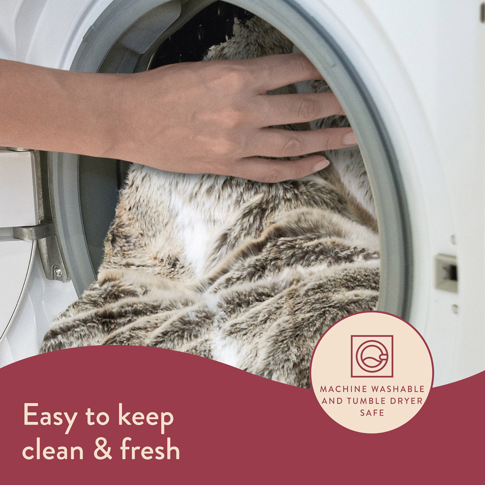 Dreamland Hygge Days Alaskan Husky Print Faux Fur Reversible Heated Throw 120 x 160cm Image 7