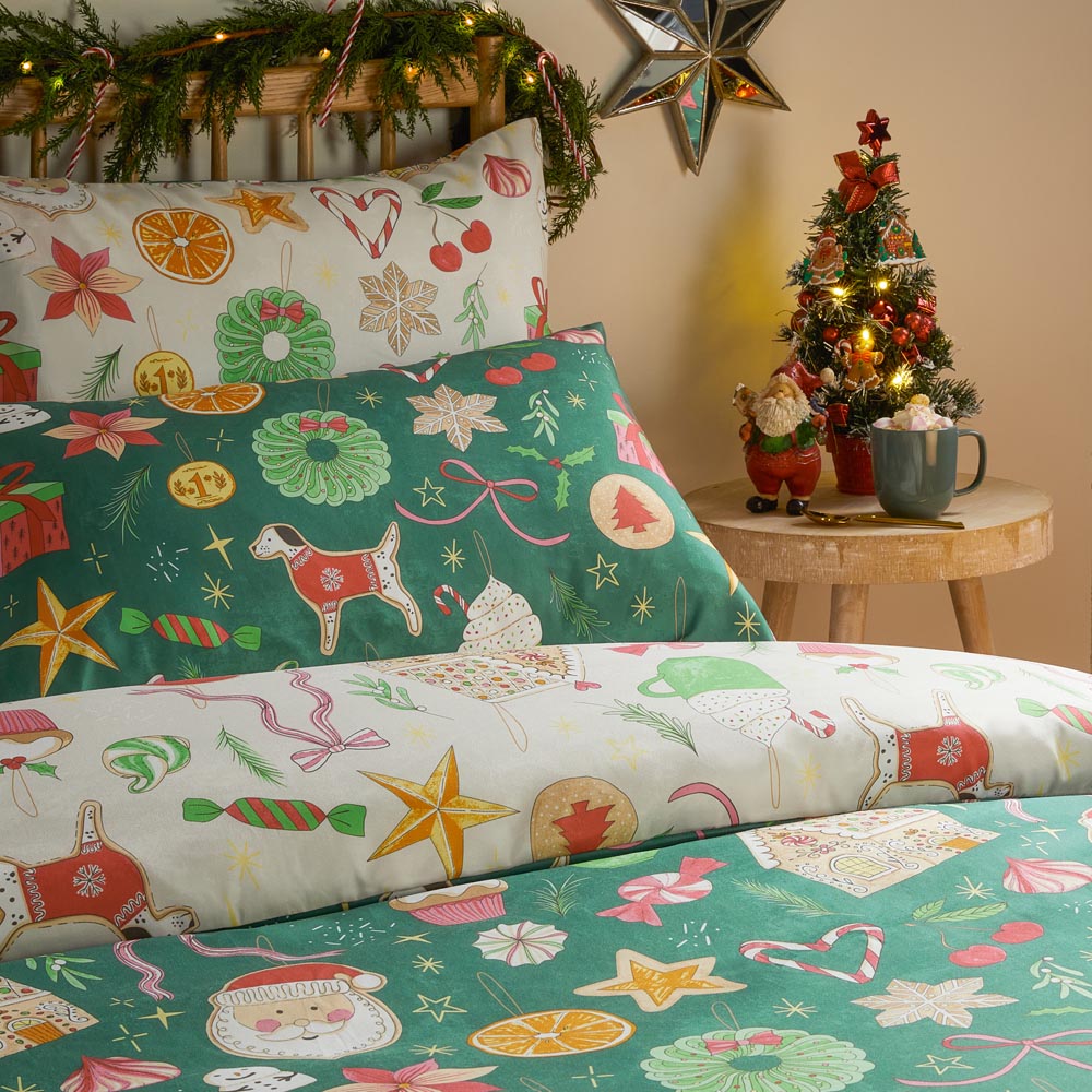 Duvet Day Double Festive Treats Printed Soft Touch Reversible Duvet Set Image 2