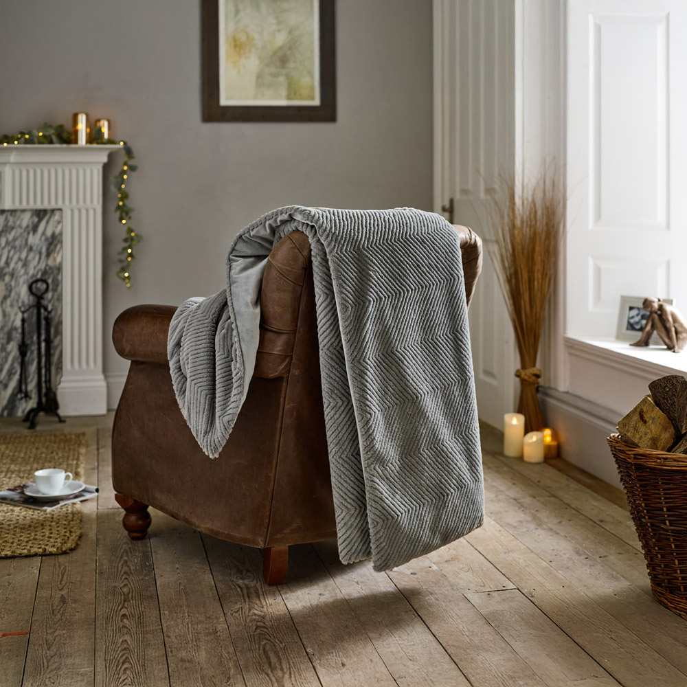 TLC Burghley Faux Fur Grey Throw 130 x 170cm Image 4