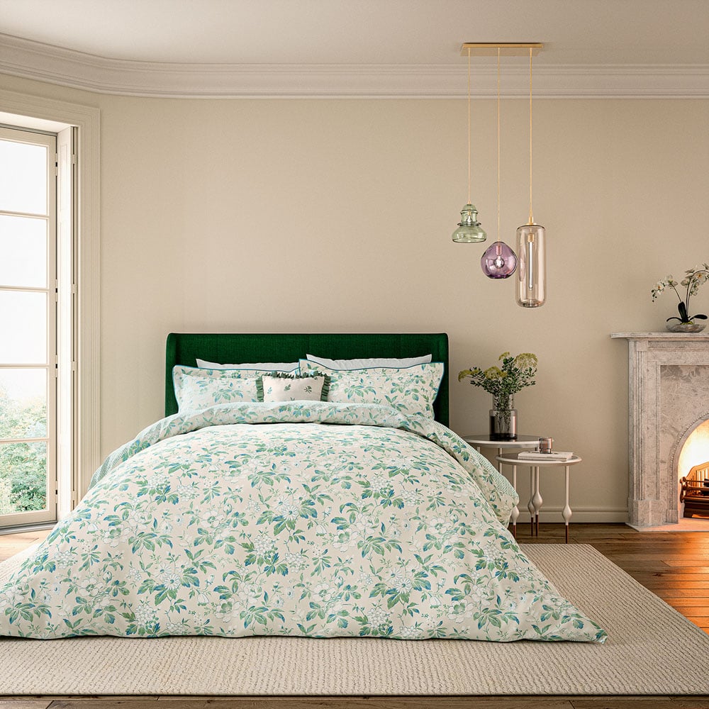 V&A Briar Bloom Single Green Duvet Set Image 6