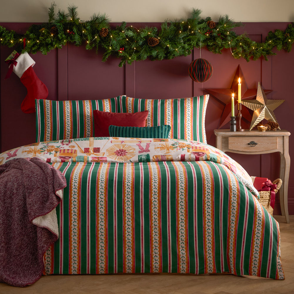 Furn King Size All Wrapped Up Printed Reversible Duvet Set Image 2