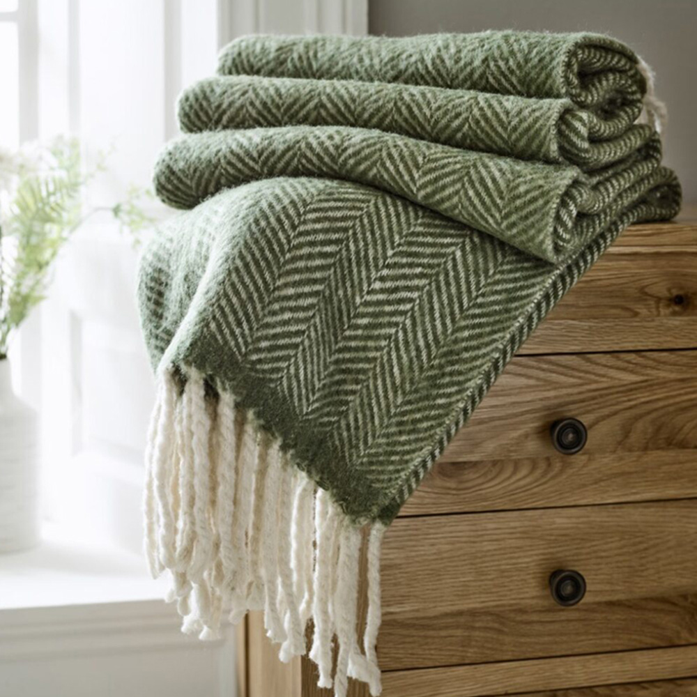 Deyongs Moorland Green Wool Throw 130 x 170cm Image 2