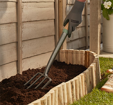 Compost Soil &amp; bark Chippings