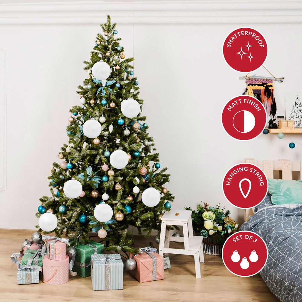 The Christmas Workshop White Matte Bauble 3 Pack Image 6