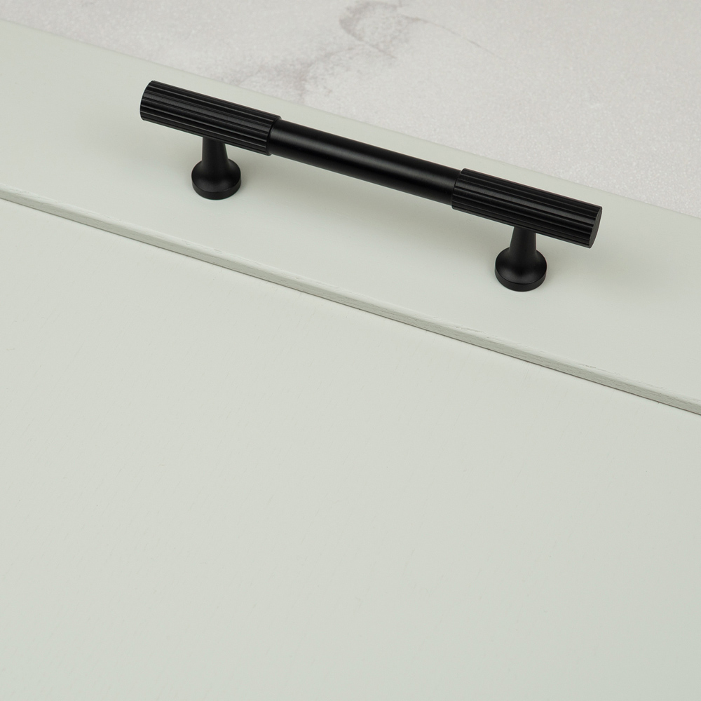 Handle & Home Matt Black Reeded Handle 96mm Image 3