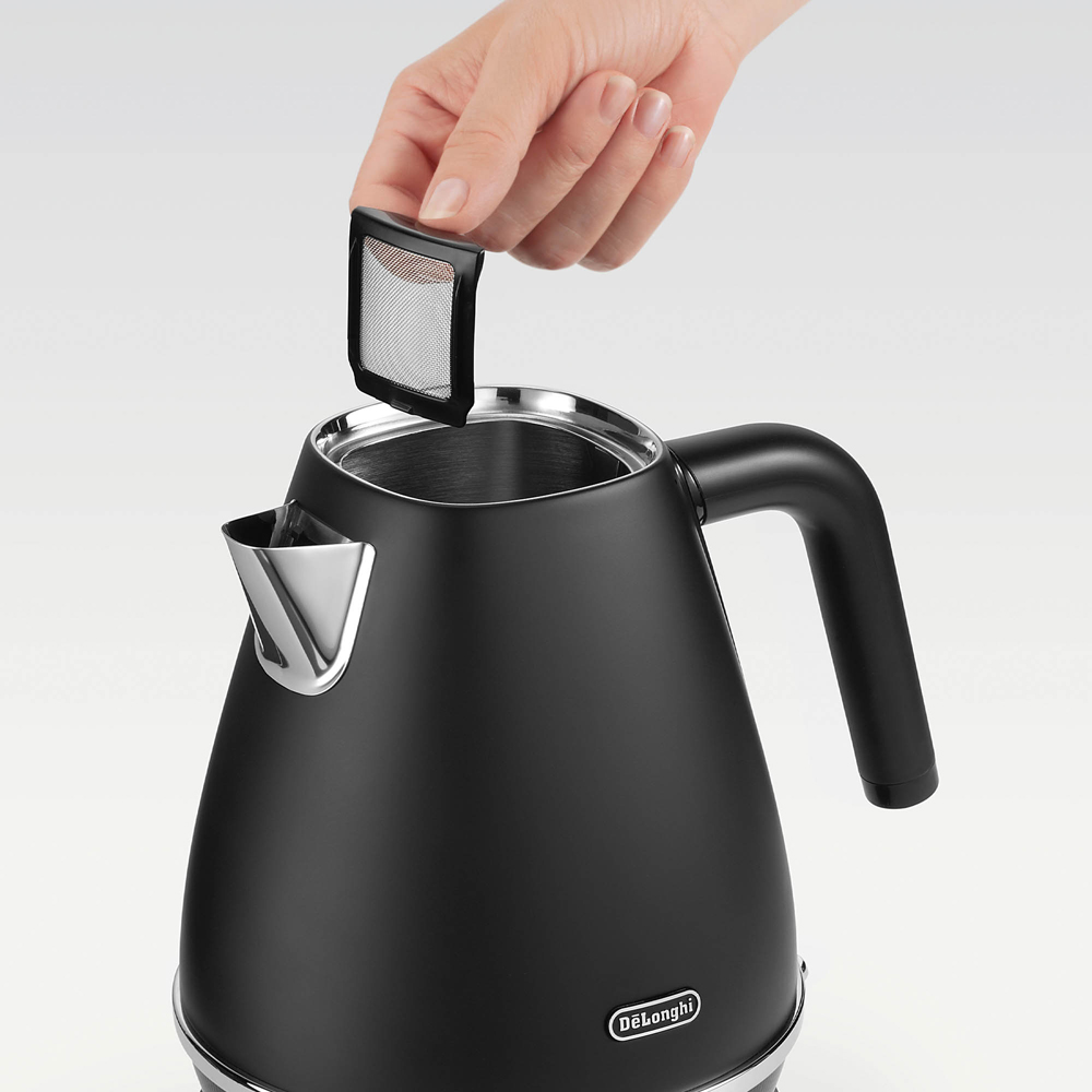 De'Longhi DL4310 Black Distinta X 1.7L Kettle Image 3