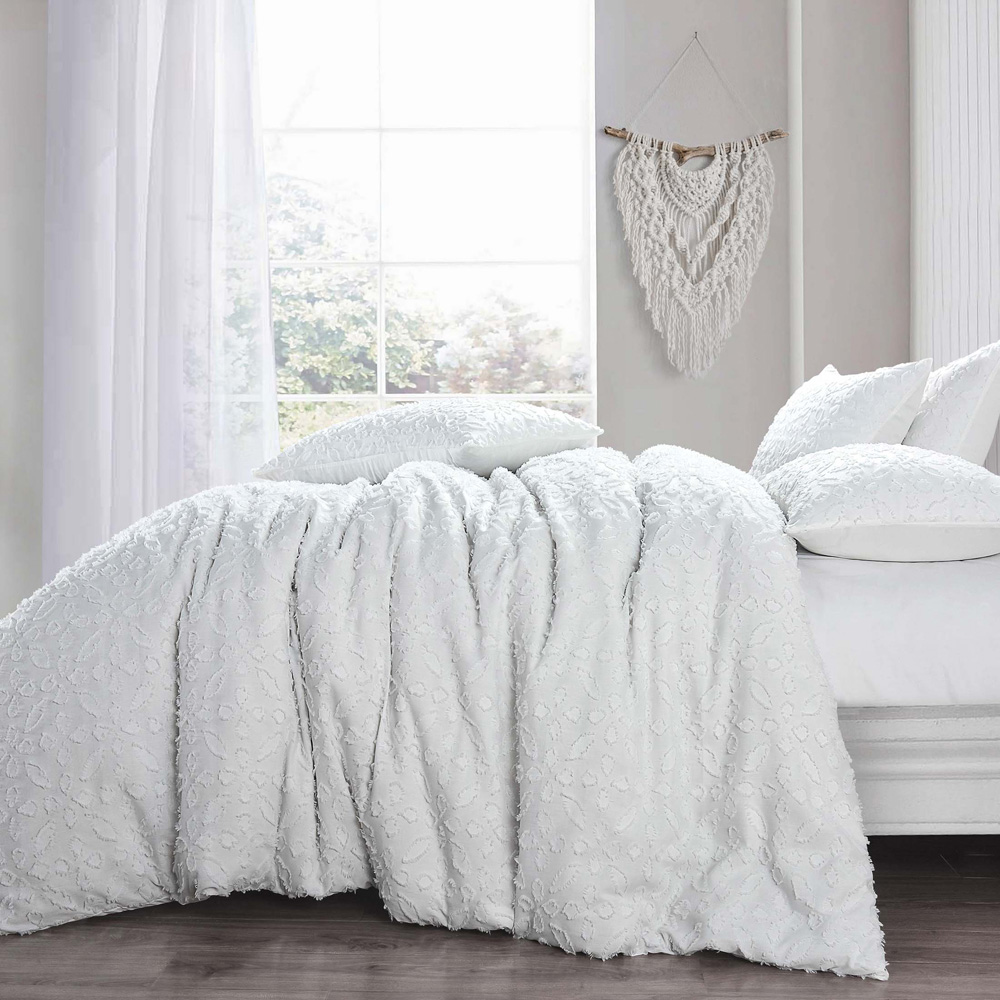Intimates Astra Double White Tufted Duvet Set Image 1