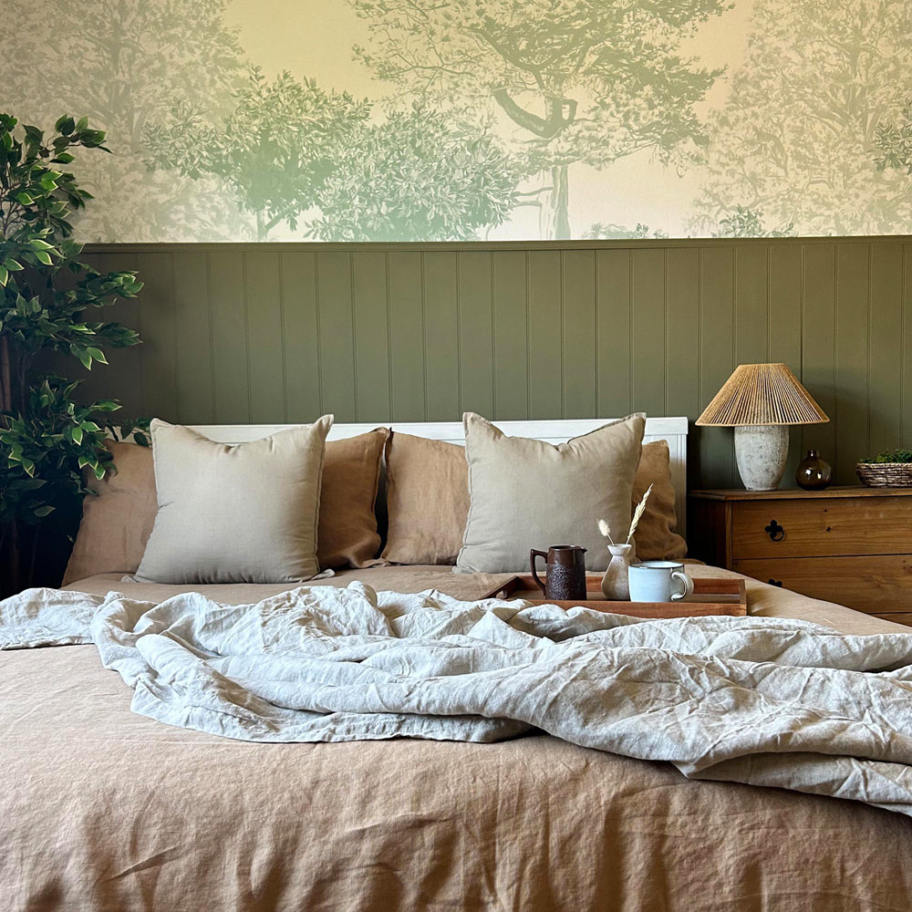 Annie Sloan Olive Matt Wall Paint 120ml Image 4