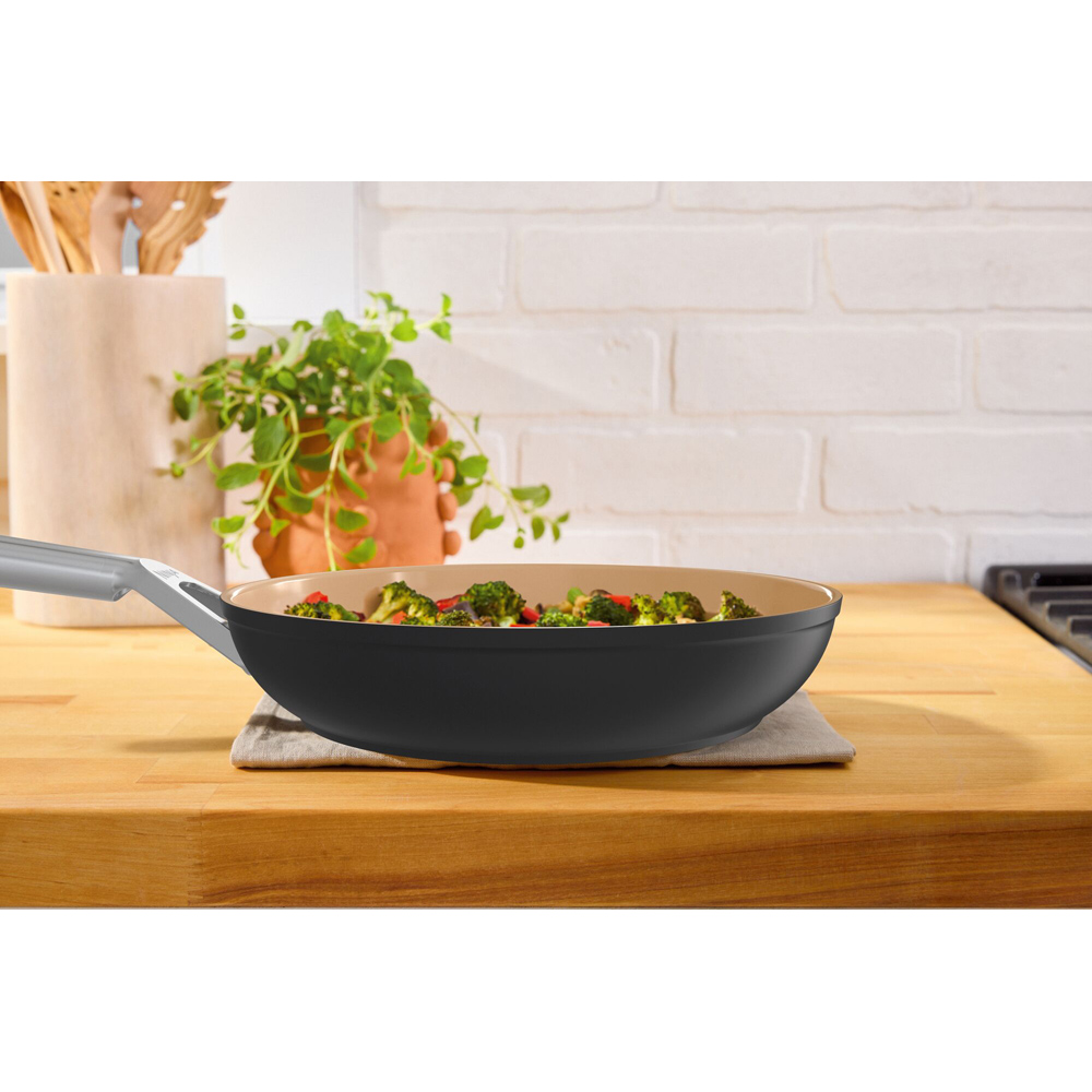 Ninja Extended Life 28cm Ceramic Frying Pan Image 6