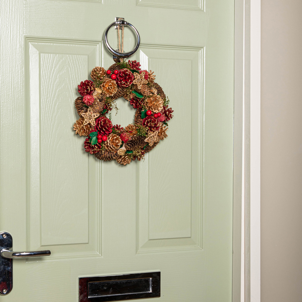 Samuel Alexander Red Wreath with Berries and Pinecones 30cm Image 4
