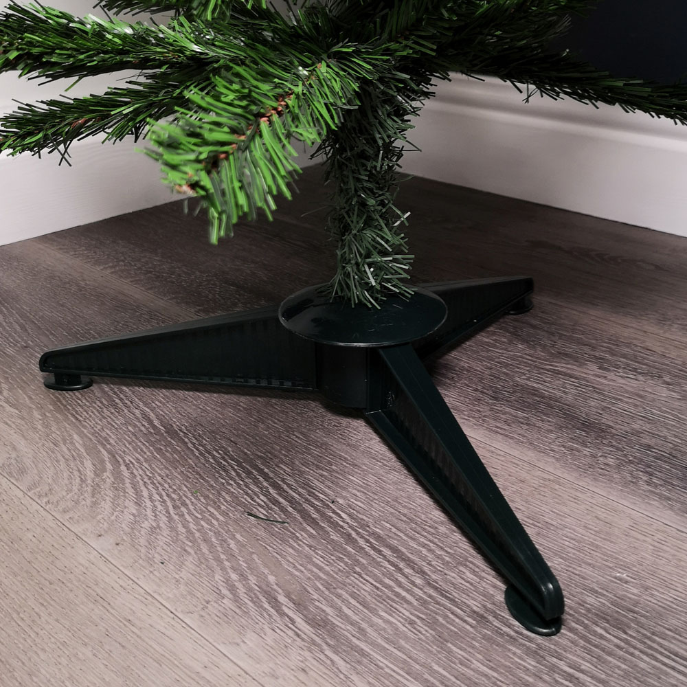 Samuel Alexander Green Pencil Style Slim Artificial Christmas Tree 4ft Image 6