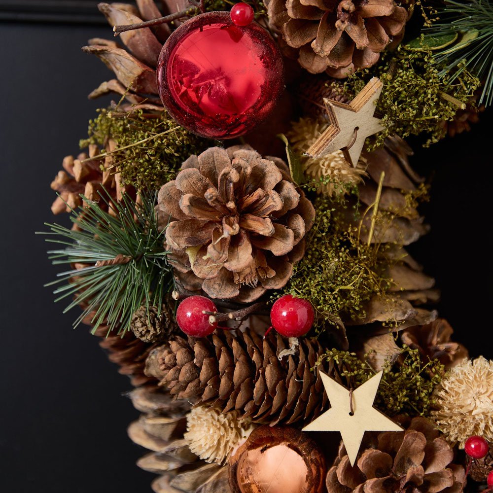 Dibor Fern Leave Artificial Christmas Wreath with Baubles and Stars 36cm Image 3