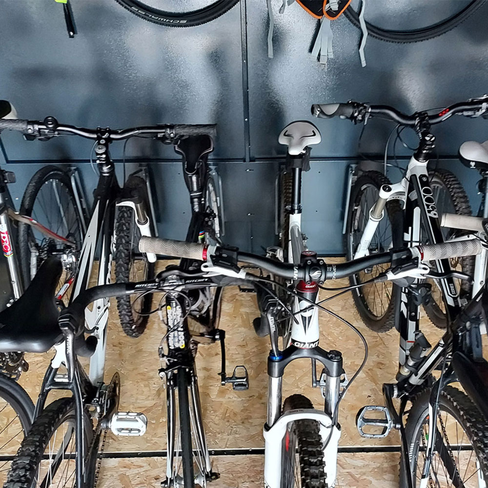 Asgard Gladiator 7 x 11ft Double Door Cream High Security Apex Bike Shed Image 7