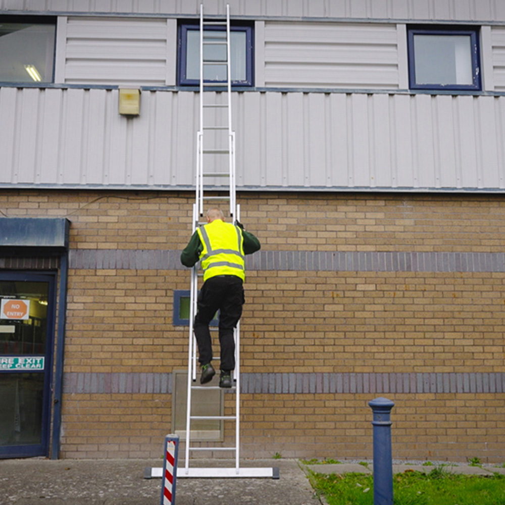 Lyte Ladders & Towers EN131-2 Professional 9 Rung Combination Ladder Image 2