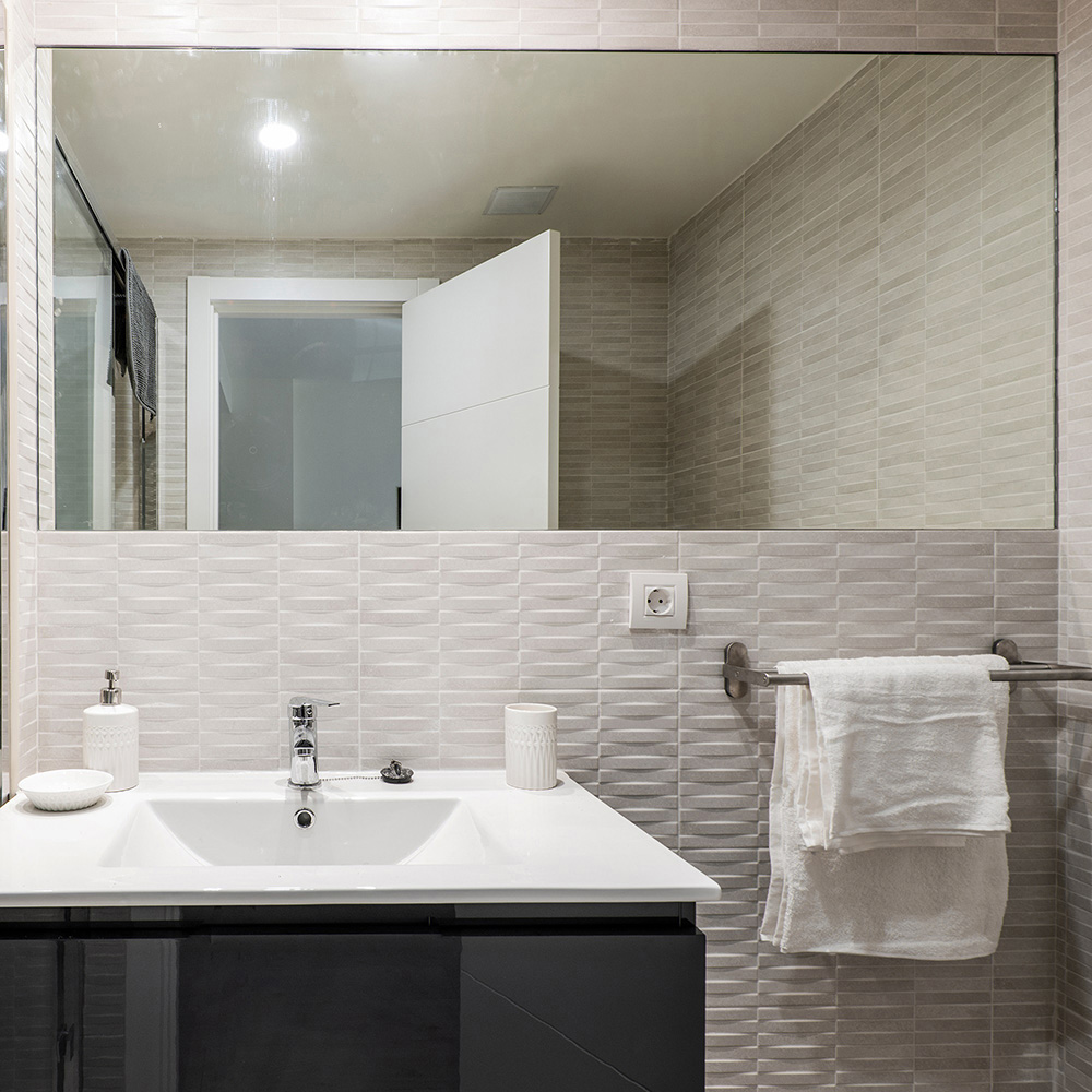 Mirrorstone Mirrored WiFi Infrared Heating Panel 700W  Image 2