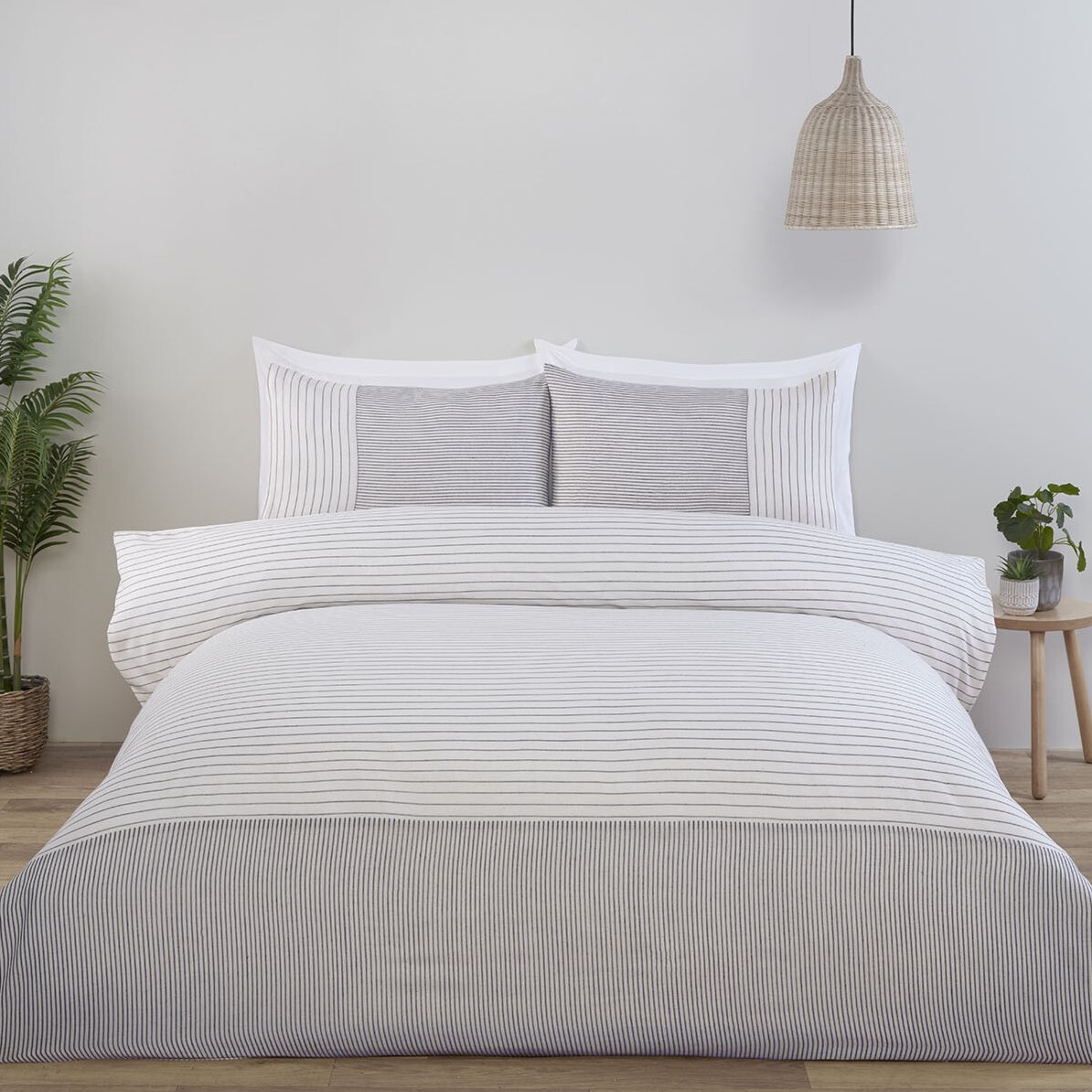 Hampton Linen Stripe Duvet Set - Natural / King Image 1